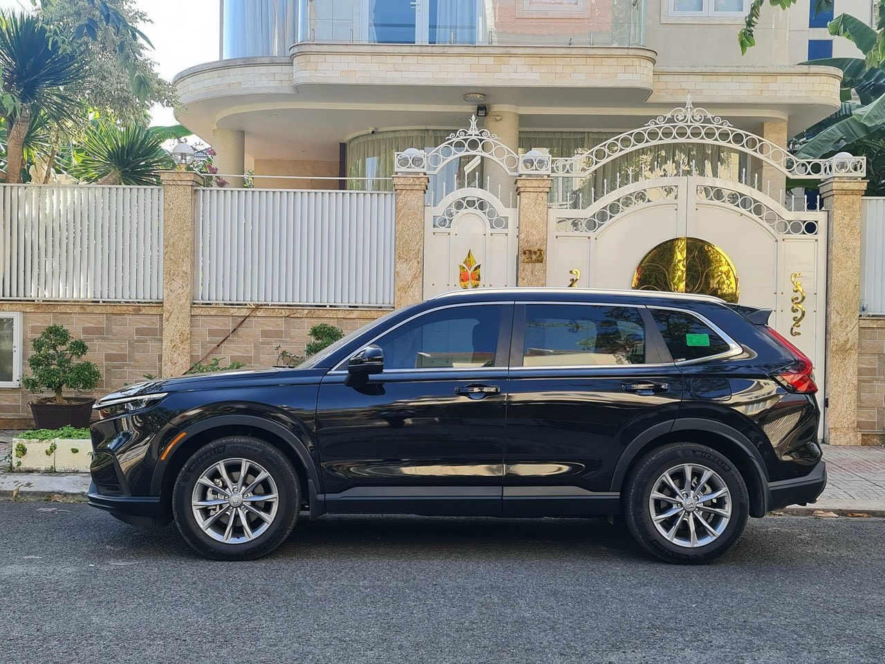 ĐÃ BÁN - Honda CRV AWD (2 cầu) 2024 siêu lướt - 1.400km